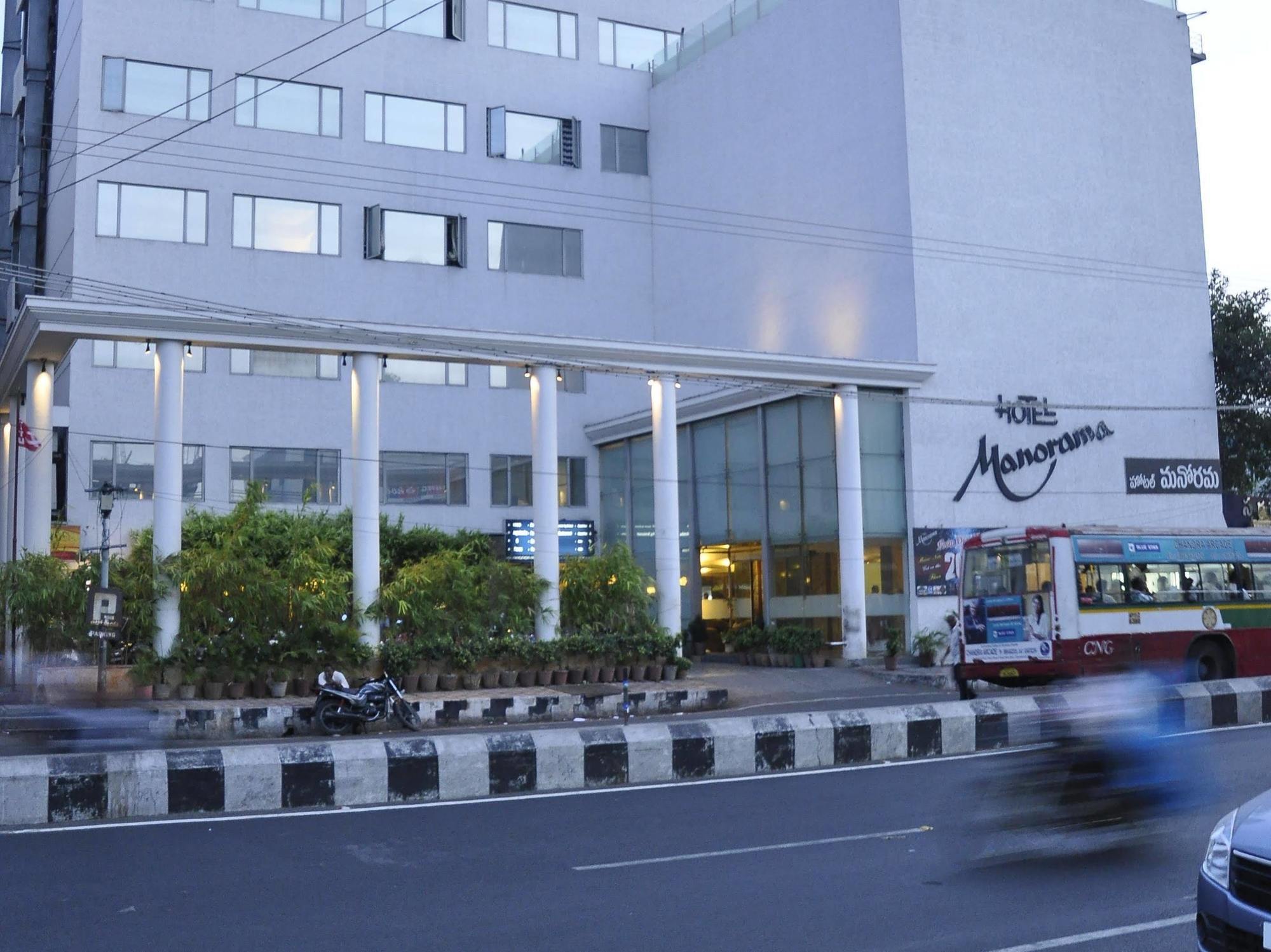 Hotel Manorama Vijayawāda Exterior foto
